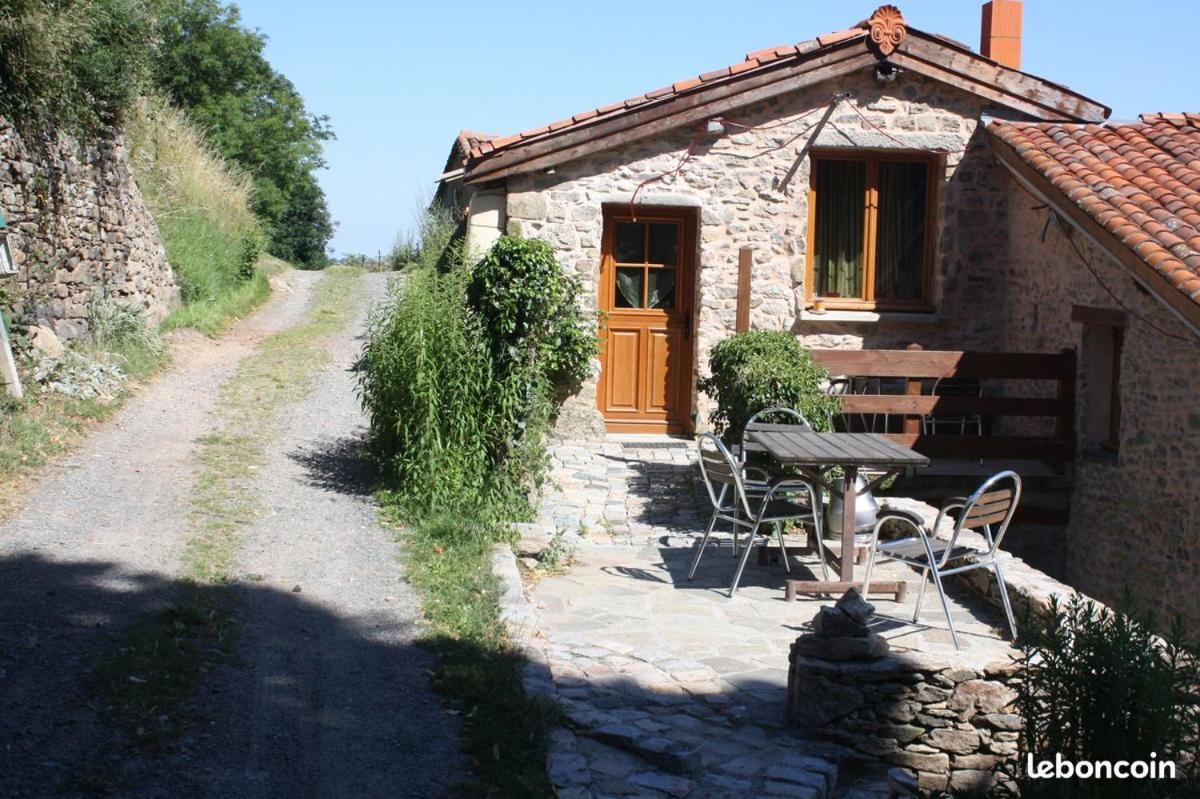 Gites Des Esselards Yzeron Экстерьер фото