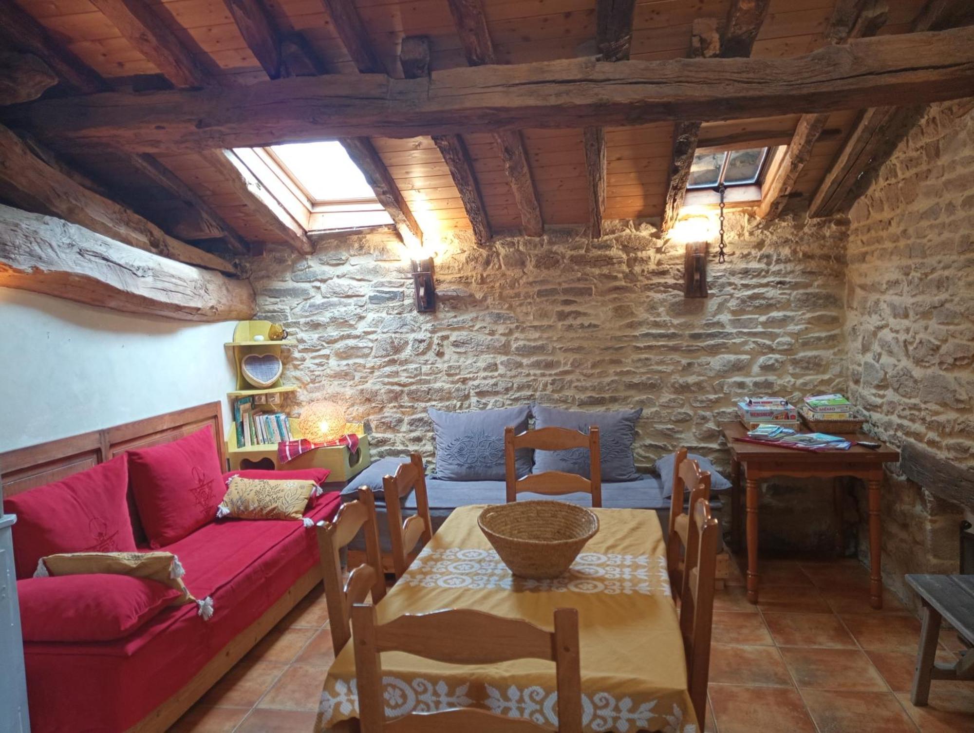 Gites Des Esselards Yzeron Экстерьер фото