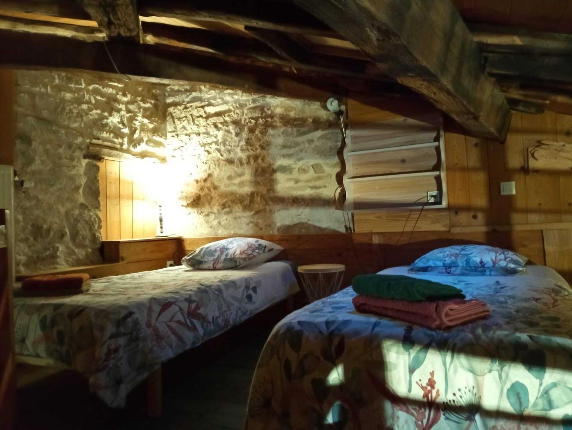 Gites Des Esselards Yzeron Экстерьер фото