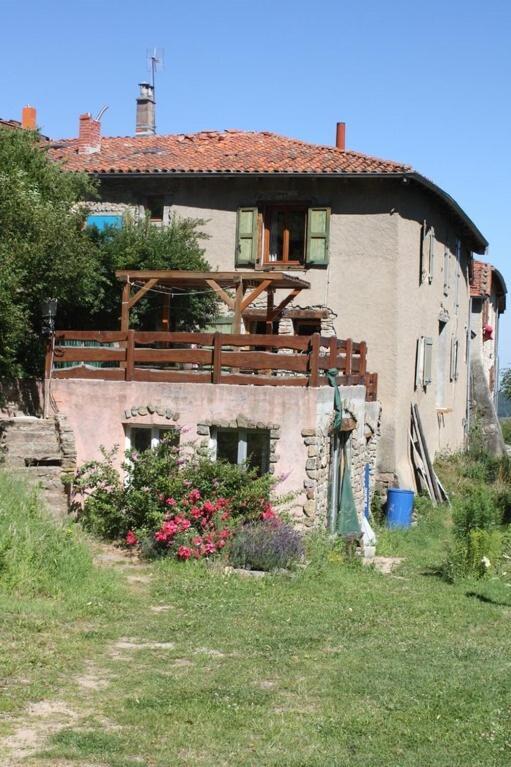 Gites Des Esselards Yzeron Номер фото